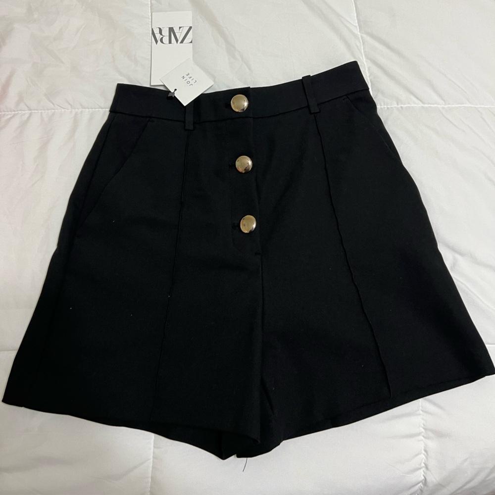 NWT ZARA Gold Button Ultra High Waisted Black Bermuda Shorts Size Small - Picture 4 of 6